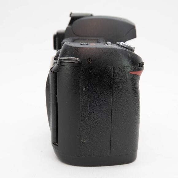 Nikon D70 6.1MP Digital SLR Camera Body With Accessories - Picture 3 of 15